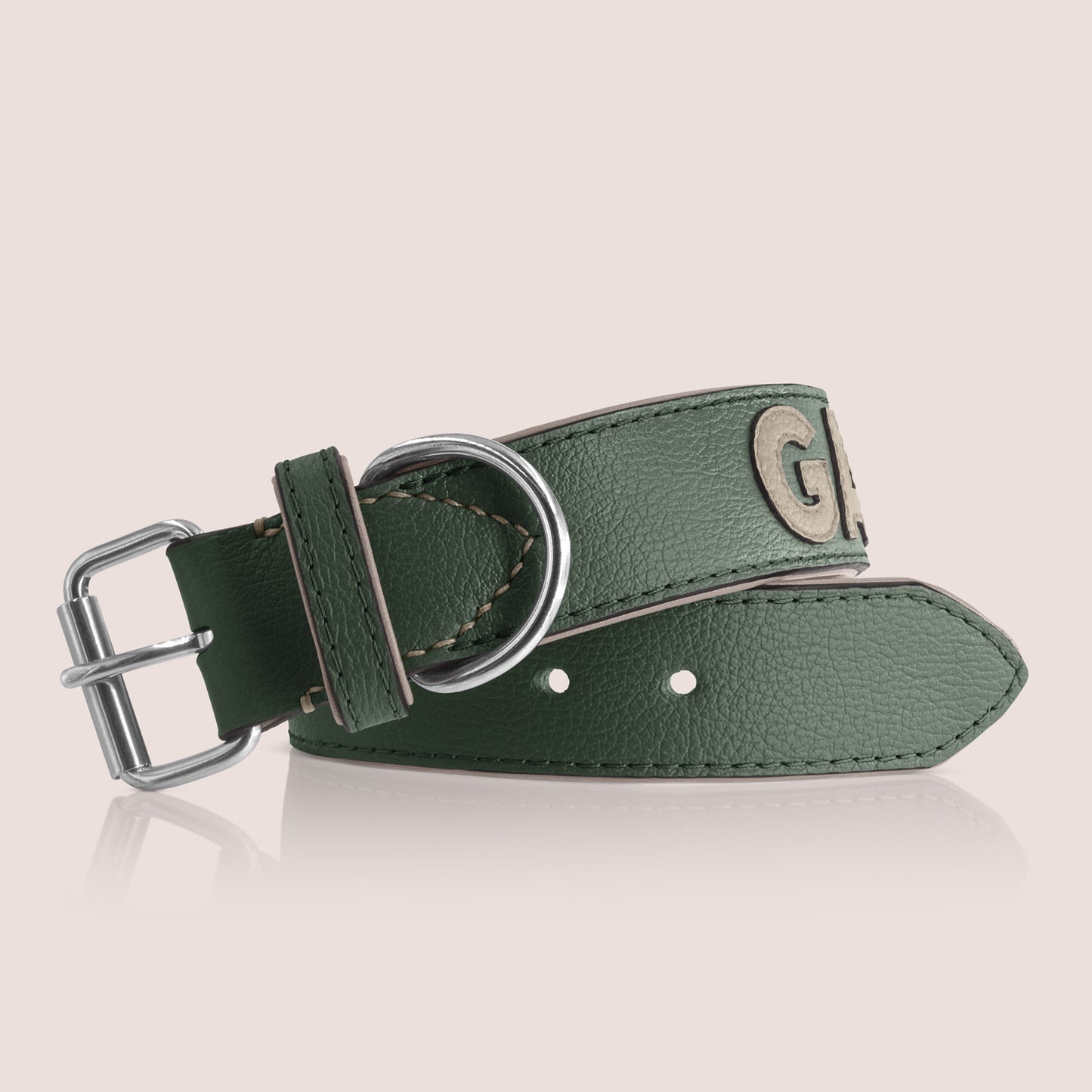 TONERL – Hundehalsband mit Namen aus Leder in British-Racing-Green - Lehm