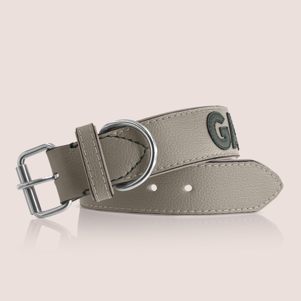 TONERL – Hundehalsband mit Namen aus Leder in Lehm - British-Racing-Green