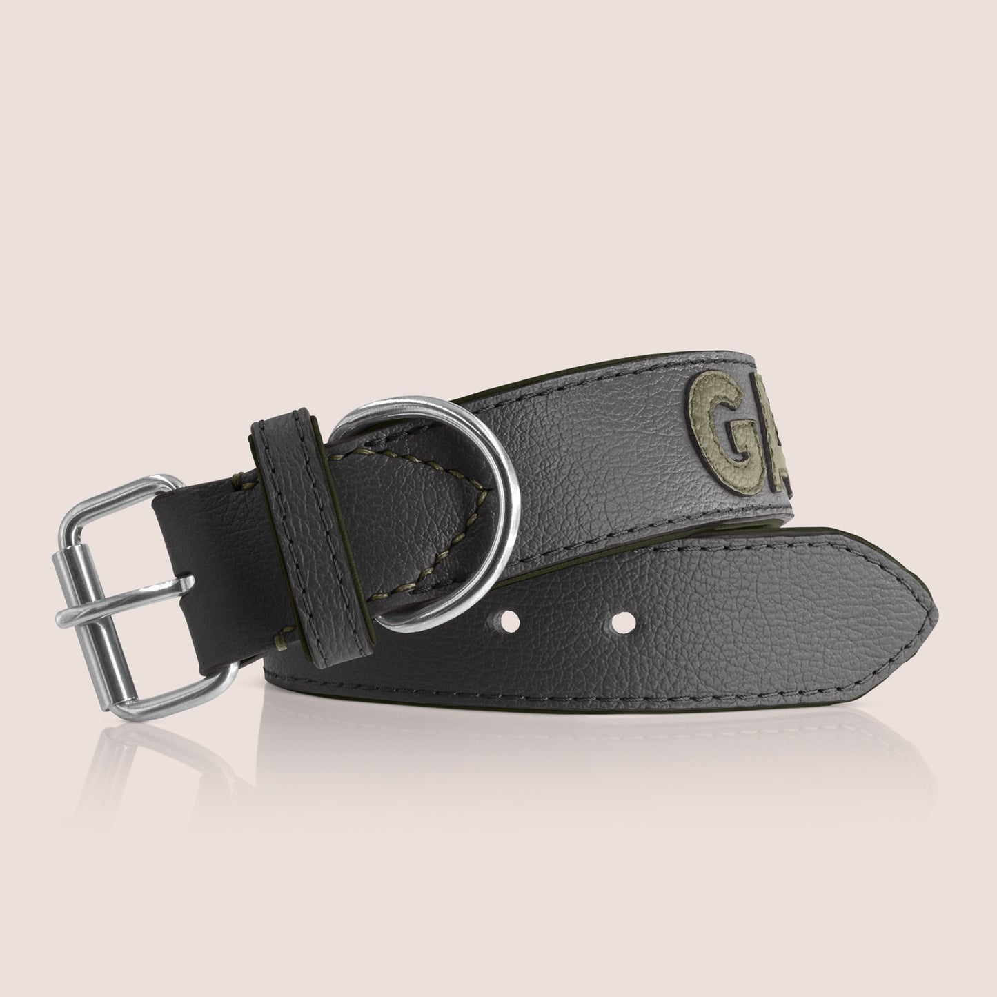 TONERL – Hundehalsband mit Namen aus Leder in Schwarz - Oliv